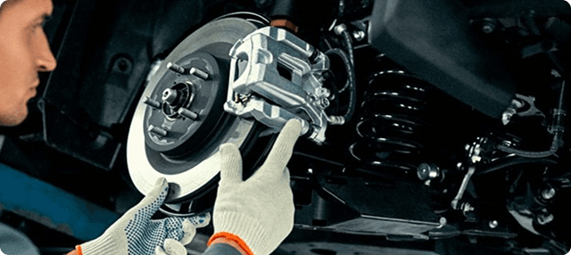 Mecânico trabalhando